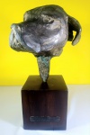 BRONZE/MARIO AGOSTINELLI- Bronze retratando a  cabeça de uma cadela da raça Boxer chamada "Manch