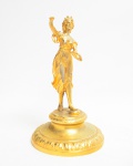 Escultura dourada com 24 cm.