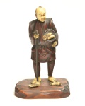 Escultura chinesa madeira 17,5 cm