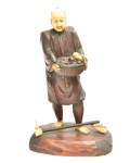 Escultura chinesa madeira 25 cm