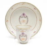 Covilhete com xícara em porcelana Cia das ìndias  apresenta pequeno lascado