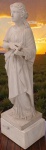 Escultura em mármore Carrara Italiano (bloco único), ricamente entalhada representando "MUSICISTA" (Faltando um dos dedos)  Medidas:  Alt. 149 x 40 x 40 cm.