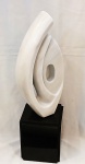 Bruno Giorgi - Escultura em Mármore denominada "LABAREDA", base em granito, apresenta Ass. B.G  Medidas escultura;  Alt 41 x 20 x 08 cm base: Alt. 20 x 17 x 17 cm. (Escultura não possui certificado de autenticidade)