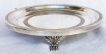Salva em metal com banho de prata, pés em forma de garra.  Medidas: Alt. 03 x 15.5 cm.