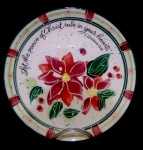 Prato de parede em porcelana Chinesa. Decorado Flores.                                                        Med.   Diâm. 19 cm.