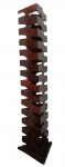 Design no estilo contemporâneo: - JOAQUIM TENREIRO - Linda Escultura em forma de torre triangular em jacarandá com corpo vazado. Medidas: Alt. 100 x 26 cm.  (Escultura não possui certificado de autenticidade)