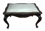 JACARANDÁ MACIÇO- Magnífica mesa chipandelle  com tampo de vidr o(possui oxidações) medindo 70 x 48 x 41 cm alt.