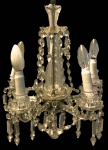 Espetacular lustre de cristal para 4 luzes, medindo: 1,00 m alt. total (com corrente) e 55 cm art. o lustre.