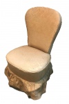 Linda cadeira Boneca, pés em jacarandá, medindo: 90 cm alt.