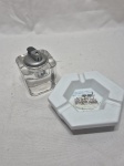 Lote de cinzeiro em porcelana branca e isqueiro de mesa em cristal Alemão Nachtmann. Medindo o isqueiro 6cm x 6cm x 6cm de altura.
