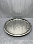 Bandeja redonda em prata 90. Medindo 39cm de diâmetro.