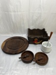 Lote de tábua para queijo em madeira, pãozeira em madeira, etc. Medindo a cesta 20cm x 20cm x 10cm de altura.
