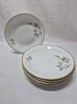 Jogo de 6 pratos fundos de massa, sopa em porcelana Renner floral com friso ouro. Medindo 23,5cm de diâmetro.