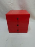 Gaveteiro para bijuterias, joias em plástico duro. Medindo 16cm x 16cm x 17cm de altura.