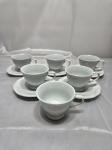 Schmidt - Jogo de 6 xícaras de café com 5 pires em porcelana branca com relevo. Medindo 6,5cm x 5cm de altura.