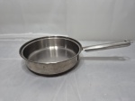 Rochedo - Frigideira redonda em aço inox 18/10. Medindo 20cm x 6,5cm de altura.