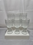 Jogo de 6 taças de água em vidro Fratelli moldado pontas de diamante, 260ml. Medindo 8,5cm x 15,5cm de altura.