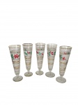 Lote com 5 taças em vidro com decoração floral pintada à mão e frisos dourados. -dim- 23cm de altura.