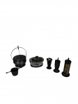 Lote com diversos itens espessurados a prata 90: açucareiro com alça articulada, bomboneira com interior em cristal, paliteiro vazado e vaso, todos com marcação na base indicando a espessura. Marcas do tempo. -dim- açucareiro 14cm de altura.