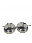 Tramontina | Duas farinheiras em aço inox marcas do tempo . -dim- 15cm de diâmetro.
