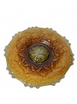 Centro de mesa de vidro na cor ambar, possui pequenas bicados no fundo com decoração relevo floral - Artdeco - dim- 30 cm de diamentro 