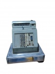 Sweda - Antiga máquina registadora fabricada na Suécia  , funcionando , produto antigo precisa de revisão , sem garantira de funcionamento futuro ,  marcas do tempo  - dim -  45x35x45