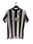 Camisa do Botafogo — peça esportiva do tradicional clube carioca para fãs e apreciadores do futebol brasileiro. Marcas do tempo. sem garantia de autenticidade Tamanho G.