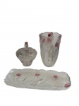 Waltherglas - trio fabricado na Alemanha , com Postiche(19 cm de altura e 15 cm de diâmetro) , vaso(24 cm de altura e 15 cm de diâmetro) e bandeja (38x18x4)