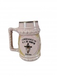 Caneca de chopp rosa, lembrança de Nossa Senhora do Bonfim, em porcelana nacarada com decoração floral e inscrição dourada. -dim- 16cm A.