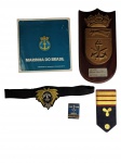 MARINHA DO BRASIL | Lote composto por placa decorativa, caixas de fósforo, disco LP, insígnia e material impresso.