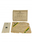 Lote composto por 3 documentos antigos: 1 diploma da Escola Normal Carmela Dutra, 1 certificado do Colégio Gonçalves Dias e 1 boletim de frequência. Marcas do tempo.