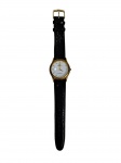 Champion | Relógio de pulso com sistema Quartz, produzido em metal dourado com ponteiros dourados e pulseira em couro preto, resistente à água. Necessita de revisão.