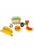 Lote composto por diversos vasinhos em cerâmica e 2 bananas decorativas produzidas em madeira — conjunto eclético e charmoso para decoração. Marcas do tempo. -dim- vaso maior 10x15cm.