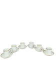 Veracruz | Lote composto por 6 pares de xícara e pires para cafezinho produzidos em porcelana branca com singela decoração de filetes dourados. 1 das xícaras apresenta bicado conforme foto. -dim- xícara 5cm A; pires 9,5cm D.