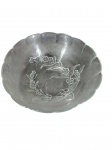 Cristal | Belíssima tigela para servir produzida em cristal com decoração floral em relevo. -dim- 10x24cm (a/d).