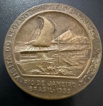 Medalha Comemorativa, XXXVI Congresso Eucarístico Internacional - Visita do Legado Pontifício Cardeal Masella - Rio de Janeiro, Ano 1955, Bronze, Gravador B.Ribeiro, Diâmetro 50 mm, Flor de Cunho.