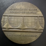 Medalha Comemorativa, Banco de Crédito Real de Minas Gerais S.A - Lembrança do Banco Pioneiro de Brasília - 18/02/1957 - 21/04/1960, Ano 1960, Bronze, Gravador L.Natale, Módulo Maior, Diâmetro 52 mm, Flor de Cunho.