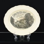 FAIANÇA INGLESA, uma (1) travessa oval, marca  W. H. GRINDLEY & Co (fundada em 1880 por William Harry Grindley em parceria com J & G. Meakin; 1884 terminou a parceria; 1926 morreu Grindley; 1960 Alfred Clough assume a empresa; 1991 fechou a fabrica), série ou modelo SCENES AFTER CONSTABLE, tomada: ARUNDEL MILL & CASTLE, tonalidade preta sobre fundo branco amarelado, ínfimas manchas e craquejados, medindo 30,5 x 25,5 cm, vide foto.