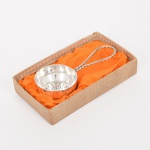 METAL PRATEADO, um (1) coador individual para infusão de chá, acondicionada na caixa da marca MP PRATA 99, não aparenta sinais de uso, ideal para presente, vide foto.