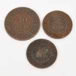 NUMISMÁTICA, Brasil, República, três (3) moedas cunhadas em bronze, sendo: 2 de 20 reis 1908 e 1910; 1 de 40 reis 1900, todas circuladas e em muito bom estado de conservação, vide foto.