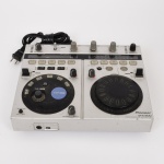 ELETRÔNICO, um (1) processador de efeitos para DJ, marca PIONNER, modelo EFX-500, anos 90, made in Japan, usado, não testado e sem garantia, vide foto.