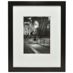 Trademark Fine Art  Reprodução de fotografia "Staircase Montmartre" em preto e branco com uma moldura preta clássica. 43 x 28 cm (MI). 78 x 58 cm (ME). Acervo Particular MAVP.