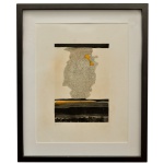 Composição Abstrata, apresentando texturas em tons terrosos, cinzas e uma faixa escura na parte inferior. 38 x 30 cm (MI). 52 x 43 cm (ME).