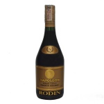 Napolen Rodin Finest V.S.O.P. Conhaque francês clássico com teor alcoólico de 40% e 700ml. Produzido na França pela Rodin & Cia, segue o método tradicional de destilação de vinho e envelhecimento em barris.