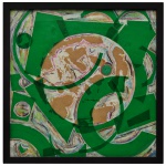 M. XANDO - Composição Abstrata e Geométrica com Fundo Verde. Ass. cid. 40 x 40 cm (MI). 44 x 44 cm (ME). Emoldurado em preto. Apresenta  círculo central com tons terrosos e marmorizados, sobreposto por formas geométricas e traços sinuosos em verde vibrante. Contraste marcante entre o verde-escuro / esmeralda e os tons acobreados, beges e dourados do fundo central.