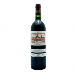 Vinho tinto fino francês do Château Cos d'Estournel da safra de 1997. Prestigiado exemplar da denominação Saint-Estèphe, em Bordeaux, classificado como Deuxième Cru Classé.