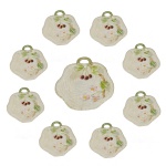 Conjunto para sobremesa, composto por 1 travessa com alça e 8 pratinhos para doce em vidro translucido e pintura artesanal em relevo com detalhes de cerejas e flores delicadas. Linha Cereja da Zanatta Casa. 23 x 20 cm maior / 8 com 16 x 14 cm.