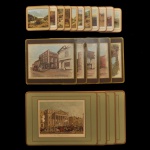 Conjunto de jogos americanos rígidos decorados com gravuras históricas de marcos de Londres.  Apresentam bases de cortiça e ilustrações antigas detalhadas. Constando de 19 peças, sendo: 11 suportes para copos (10 x 20 cm), 5 suporte para pratos (22 x 19 cm) e 4 suportes para travessa (13 x 23 cm),