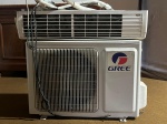 DIVERSOS - Ar condicionado SPLIT GREE 12.000 BTU - Refrigeração e aquecimento - Quando retirado do local, estava funcionando. Porém não testado e sem garantia. Marcas do tempo e de uso.