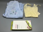 DIVERSOS - Lote de 1 camisola Tam. P, 1 casaquinho azul Tam. P e 1 meia de média compressão (nova).